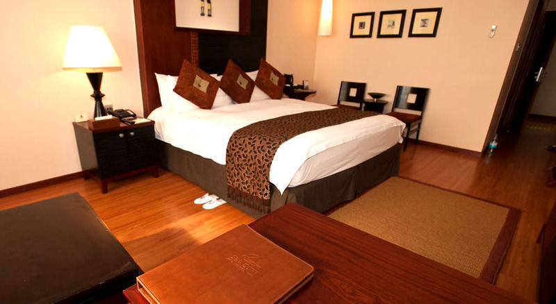 Sea Cliff Hotel Daressalam Exterior foto