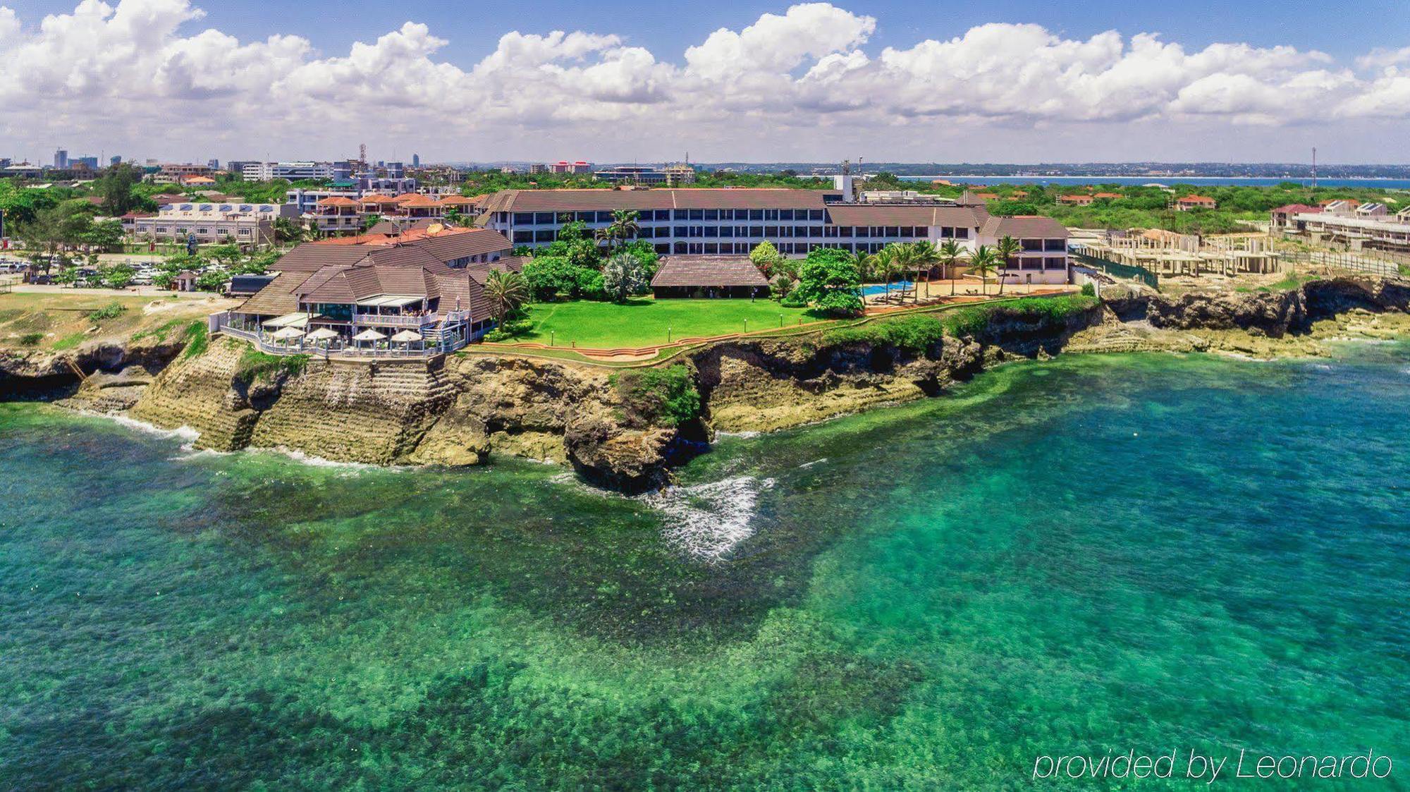 Sea Cliff Hotel Daressalam Exterior foto