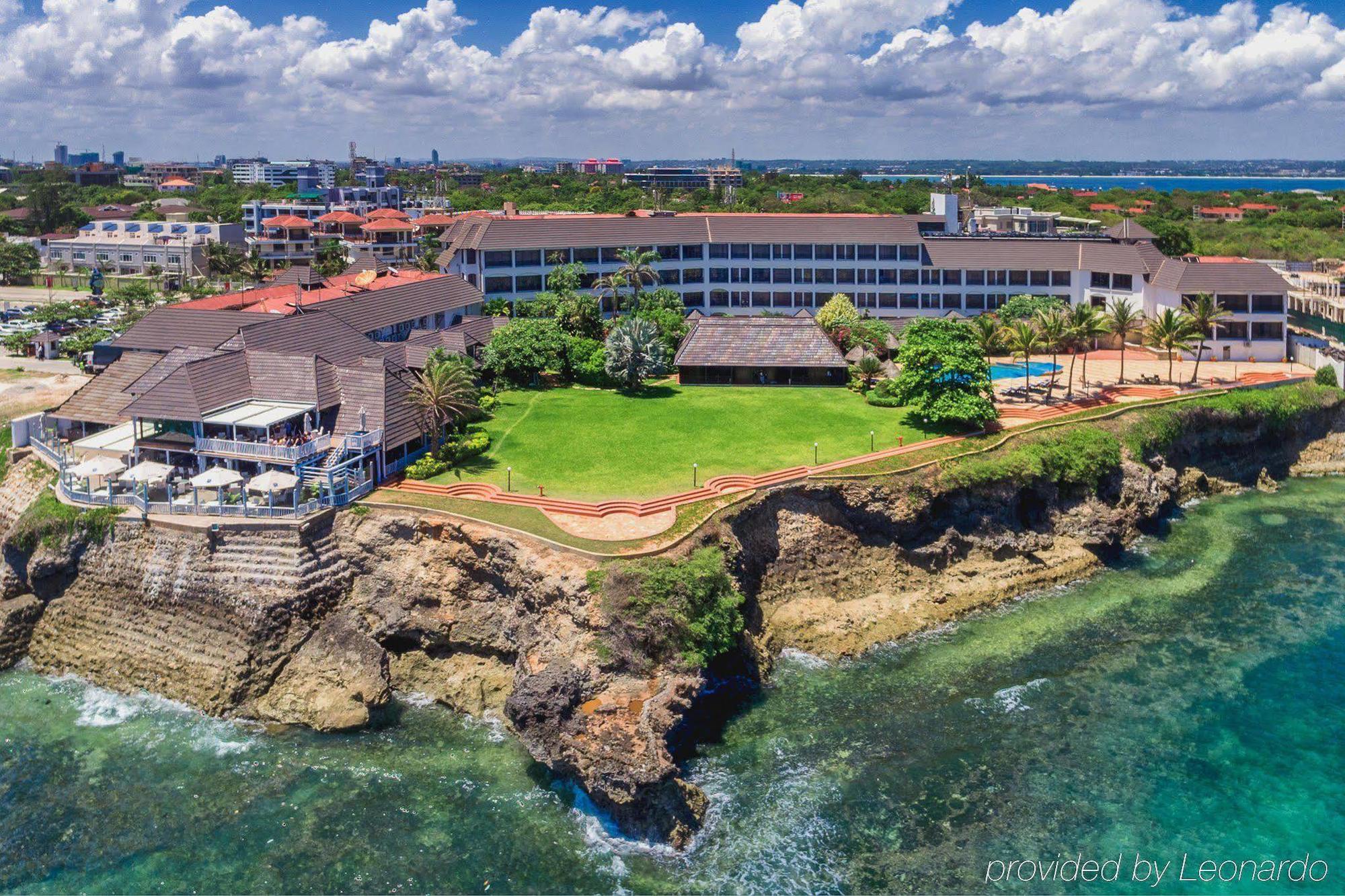 Sea Cliff Hotel Daressalam Exterior foto